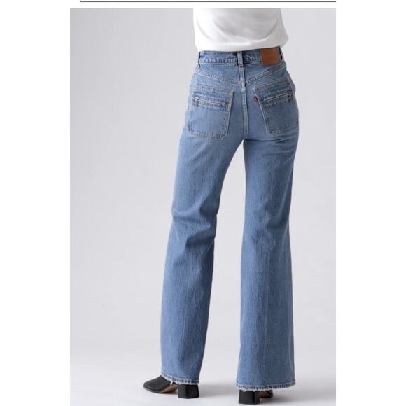 Levi's Flare Leg Jeans Wide Leg Size 30 Ribcage Bell Style Light Wash Y2K 90s - Picture 2 of 14